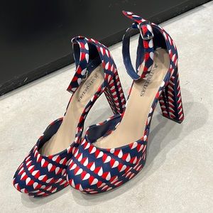 Size 7 Heart Block Heels ♥️